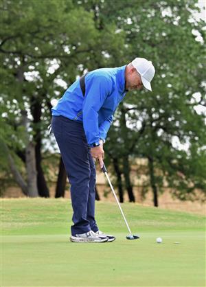 golfer getting ready to swing